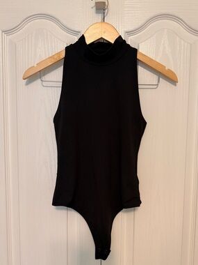 House of Harlow 1960 Black Sleeveless Mock Neck Bodysuit